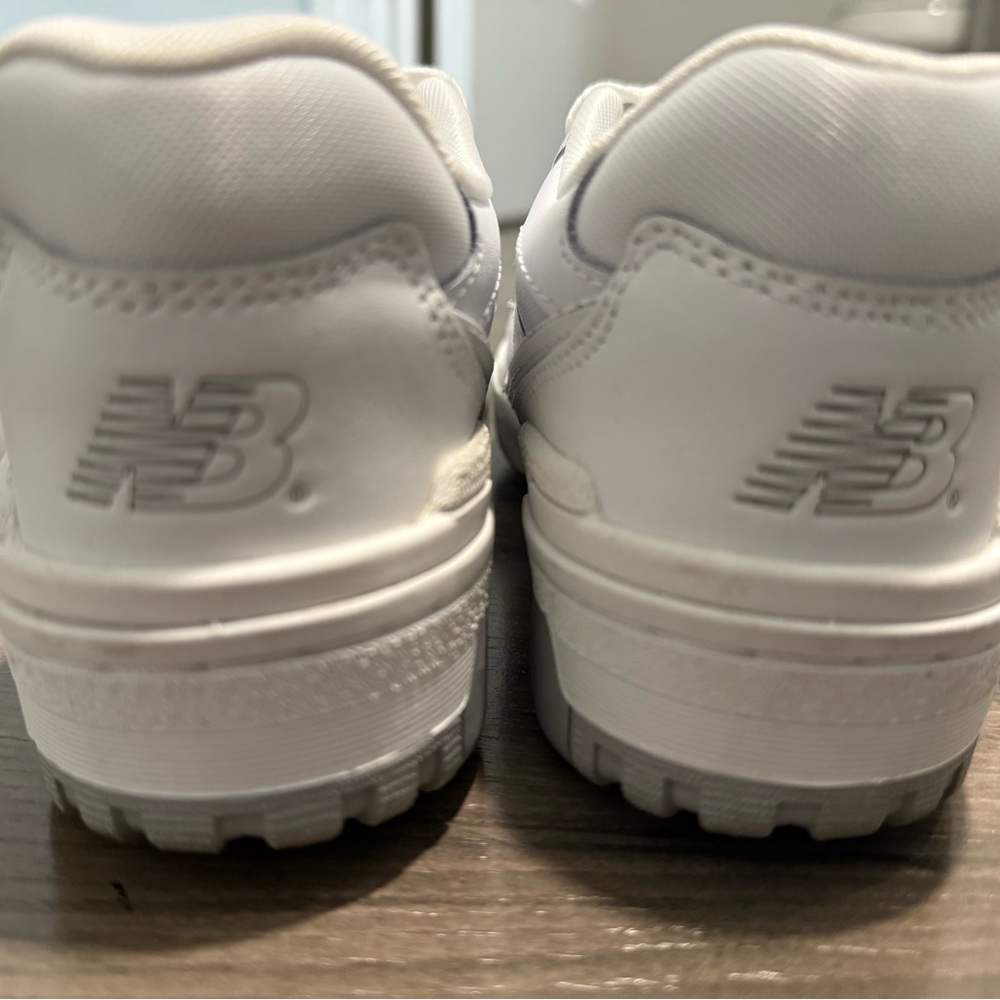 New Balance Kids Sneakers - White and Gray 4.5Y - Picture 3 of 6